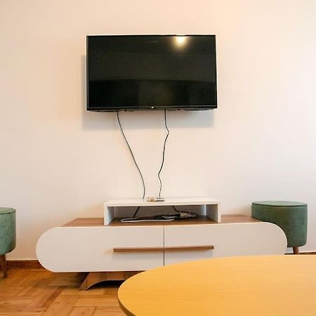 Stylish And Comfortable Apartment Athene Buitenkant foto