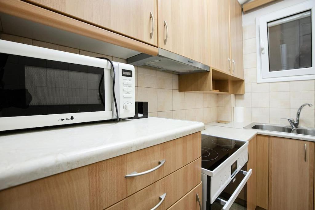 Stylish And Comfortable Apartment Athene Buitenkant foto